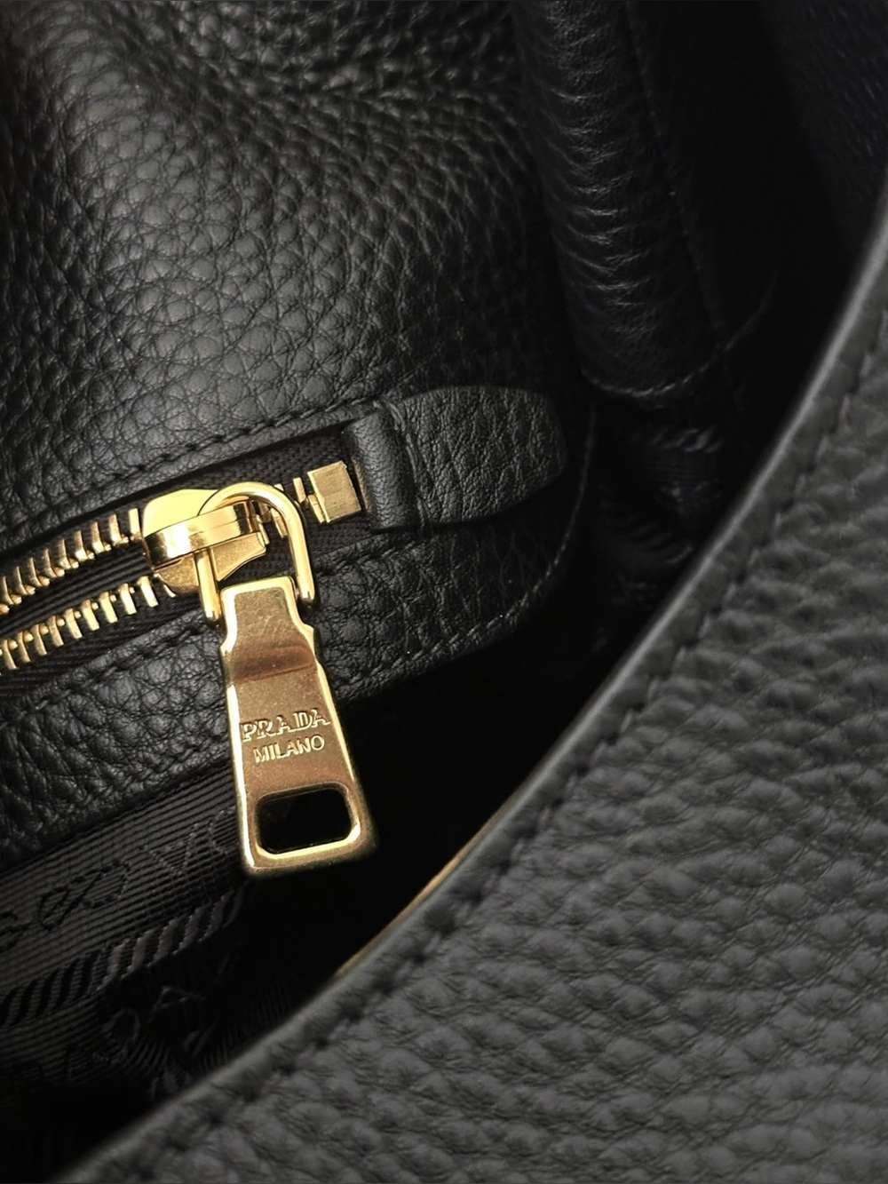 Prada Logo Vitello Daino Bag - Picture 12 of 15